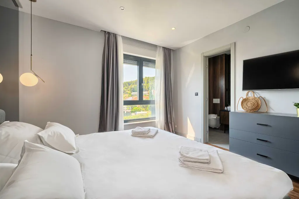Podstrana Villa with Private Pool for 10 Guests