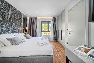 Podstrana Villa with Private Pool for 10 Guests