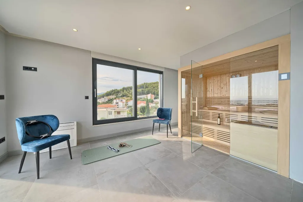Podstrana Villa with Private Pool for 10 Guests