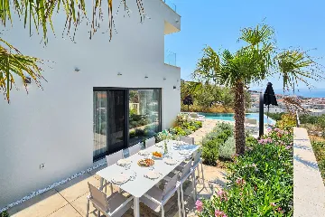 Podstrana Villa with Private Pool for 10 Guests