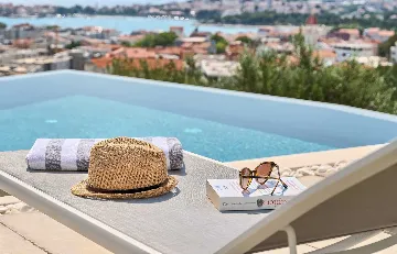 Podstrana Villa with Private Pool for 10 Guests