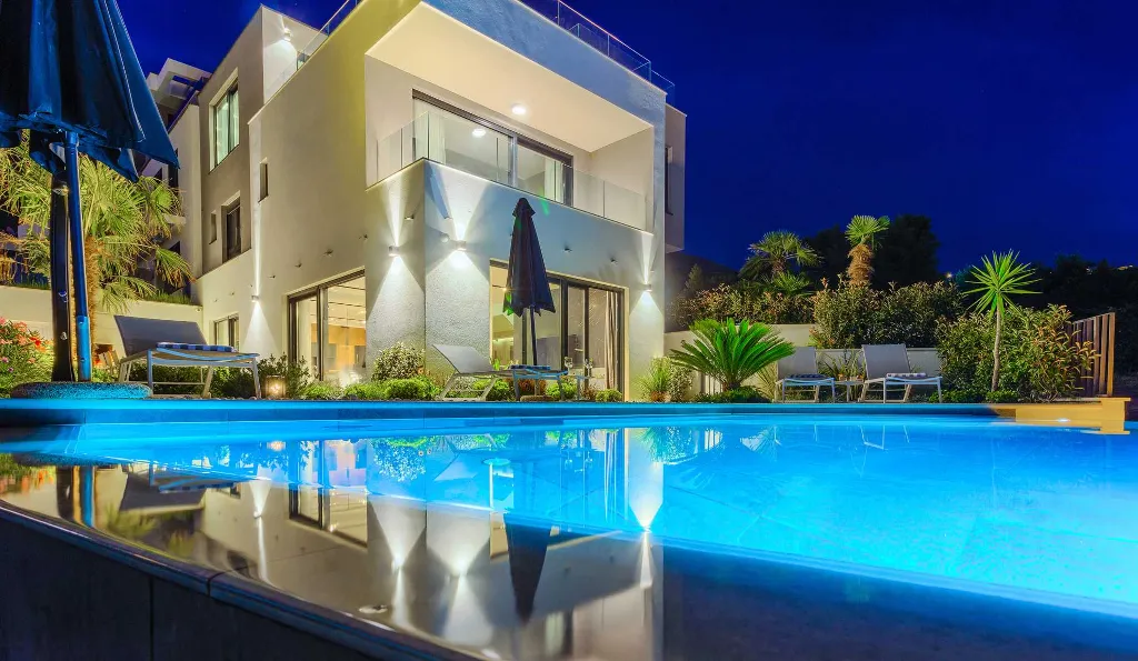 Podstrana Villa with Private Pool for 10 Guests
