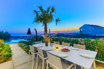 Podstrana Villa with Private Pool for 10 Guests