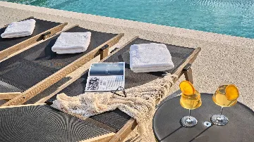 9-Bedroom Villa in Brela for 18 Guests