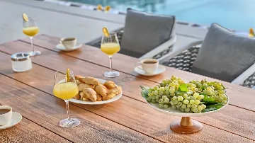 9-Bedroom Villa in Brela for 18 Guests