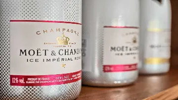 9-Bedroom Villa in Brela for 18 Guests