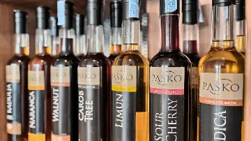 9-Bedroom Villa in Brela for 18 Guests