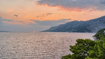 9-Bedroom Villa in Brela for 18 Guests