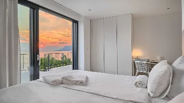 9-Bedroom Villa in Brela for 18 Guests