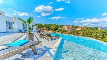 Villa in Zmijavci with Heated Pool for Up to 12