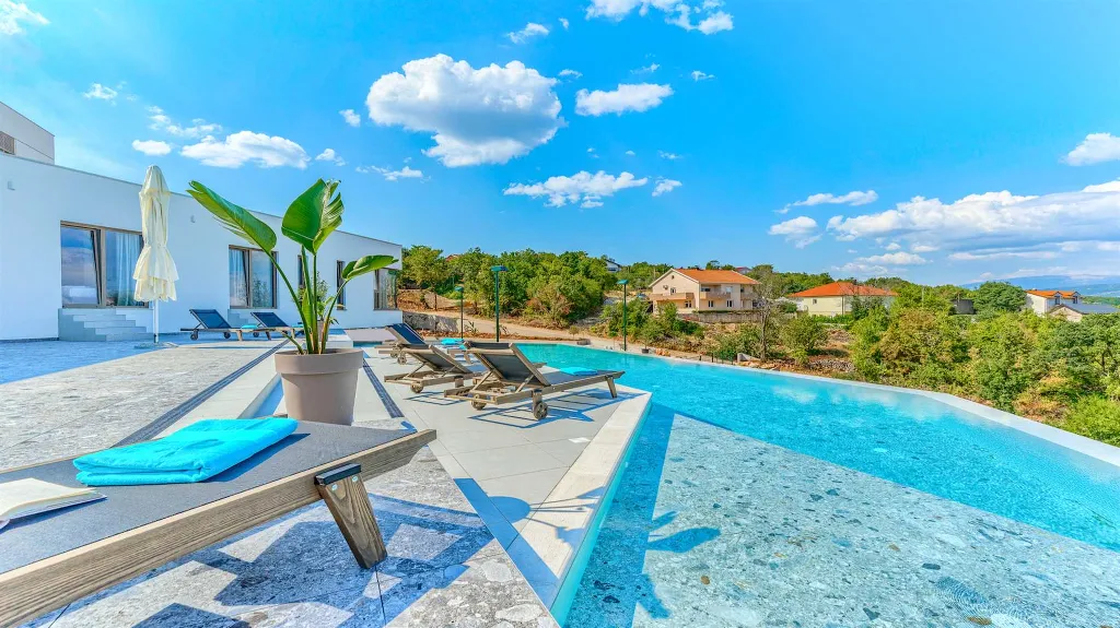 Villa in Zmijavci with Heated Pool for Up to 12