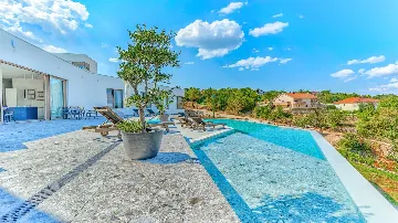 Villa in Zmijavci with Heated Pool for Up to 12
