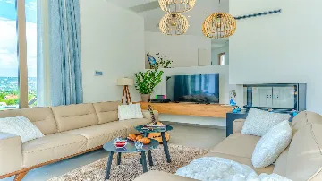 Villa in Zmijavci with Heated Pool for Up to 12