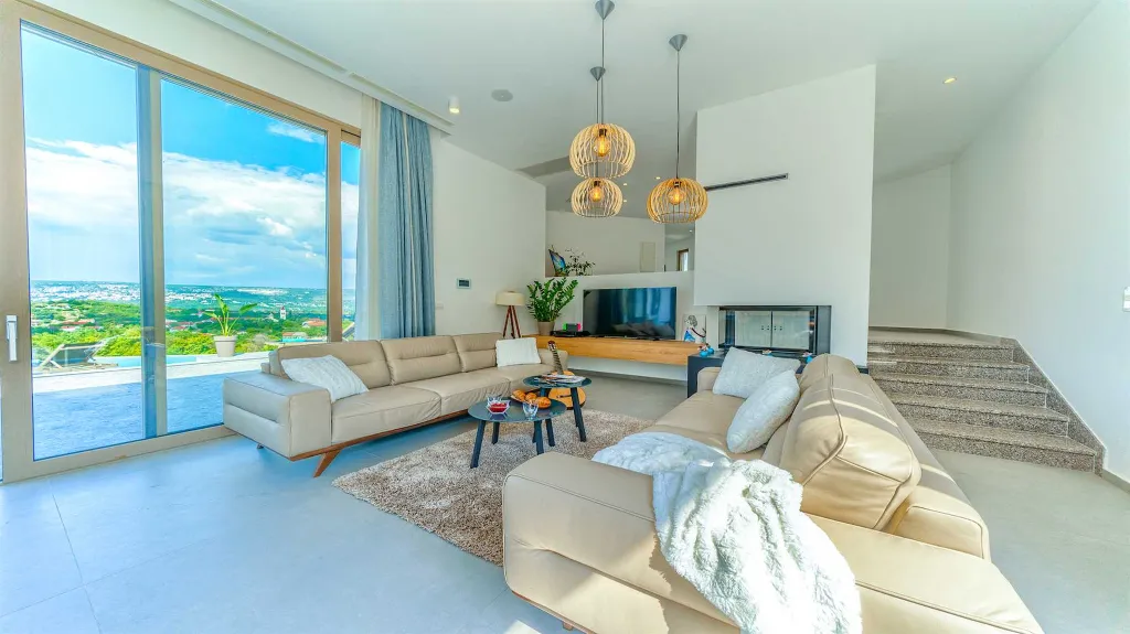 Villa in Zmijavci with Heated Pool for Up to 12