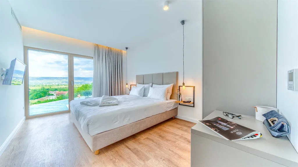 Villa in Zmijavci with Heated Pool for Up to 12