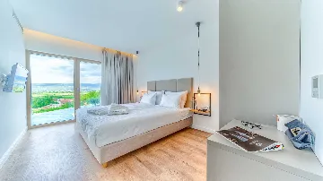 Villa in Zmijavci with Heated Pool for Up to 12