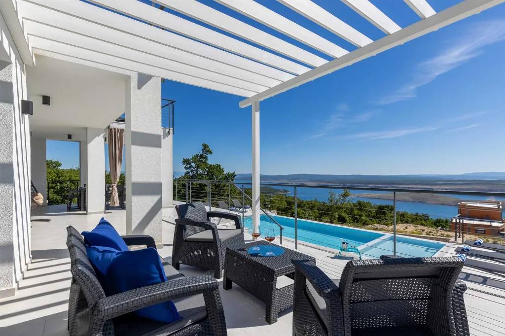 Villa in Smrika with Pool, Sauna & Sea Views