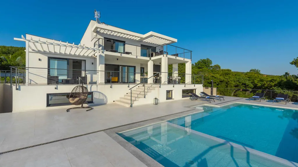 Villa in Smrika with Pool, Sauna & Sea Views