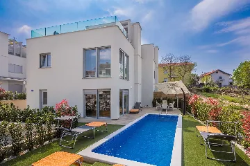 Modern 3-Bedroom Villa with Heated Pool in Malinska