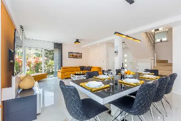 Modern 3-Bedroom Villa with Heated Pool in Malinska