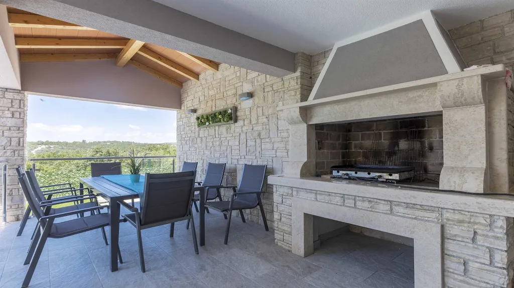 4-Bedroom Villa for 8 in Labin, Istria