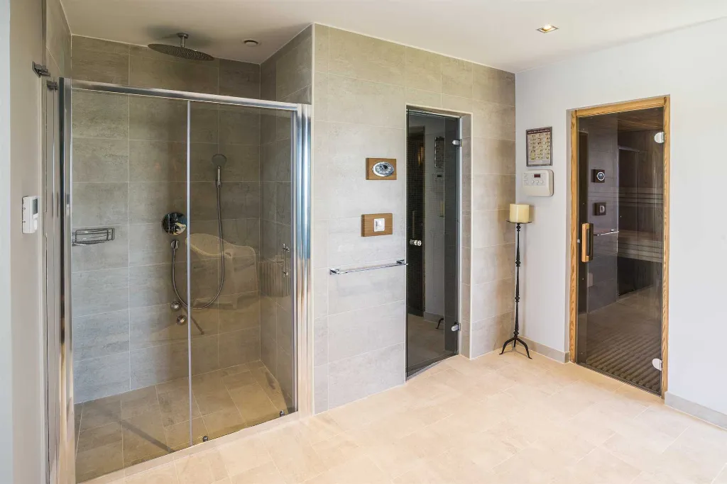 Modern Countryside Villa in Buje with Jacuzzi & Sauna