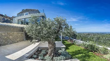 Modern Countryside Villa in Buje with Jacuzzi & Sauna