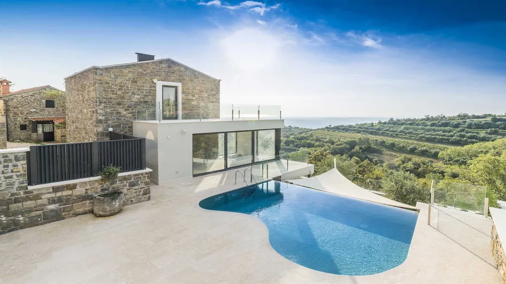 Modern Countryside Villa in Buje with Jacuzzi & Sauna