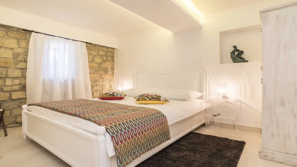 Modern Countryside Villa in Buje with Jacuzzi & Sauna