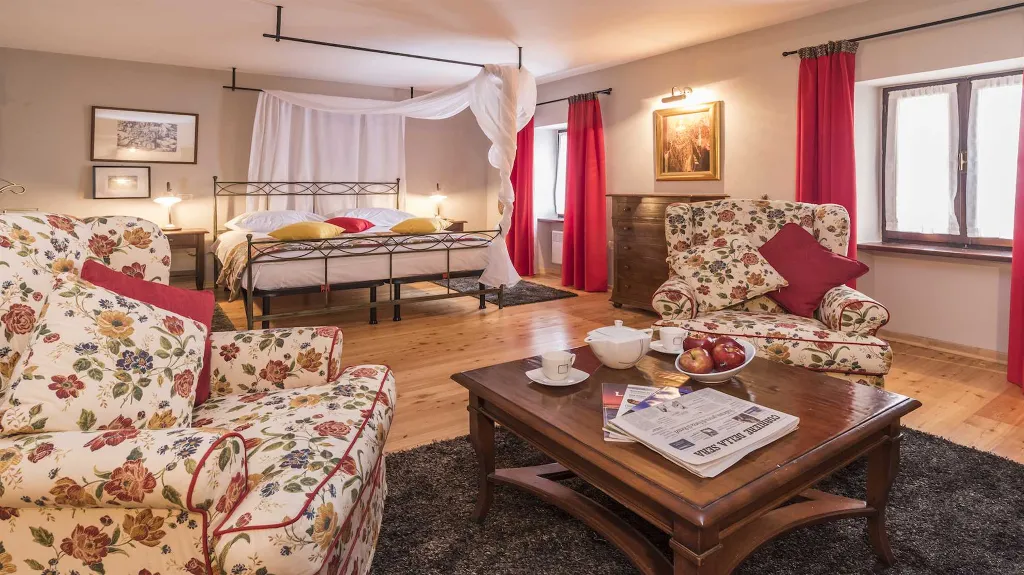 Modern Countryside Villa in Buje with Jacuzzi & Sauna