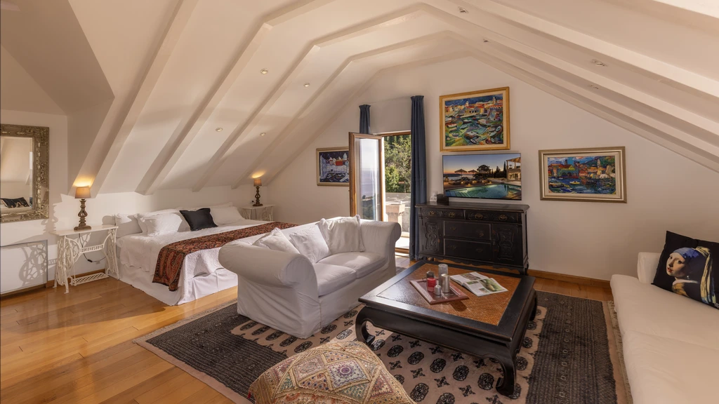 Orašac 7-Bedroom Villa with Heated Pool & Sea Views