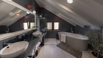 Orašac 7-Bedroom Villa with Heated Pool & Sea Views