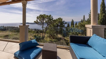 Orašac 7-Bedroom Villa with Heated Pool & Sea Views