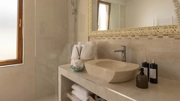 Orašac 7-Bedroom Villa with Heated Pool & Sea Views