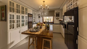 Orašac 7-Bedroom Villa with Heated Pool & Sea Views