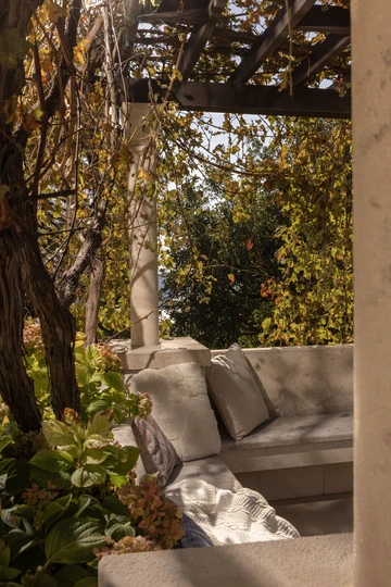 Orašac 7-Bedroom Villa with Heated Pool & Sea Views