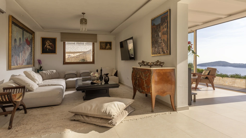 Orašac 7-Bedroom Villa with Heated Pool & Sea Views