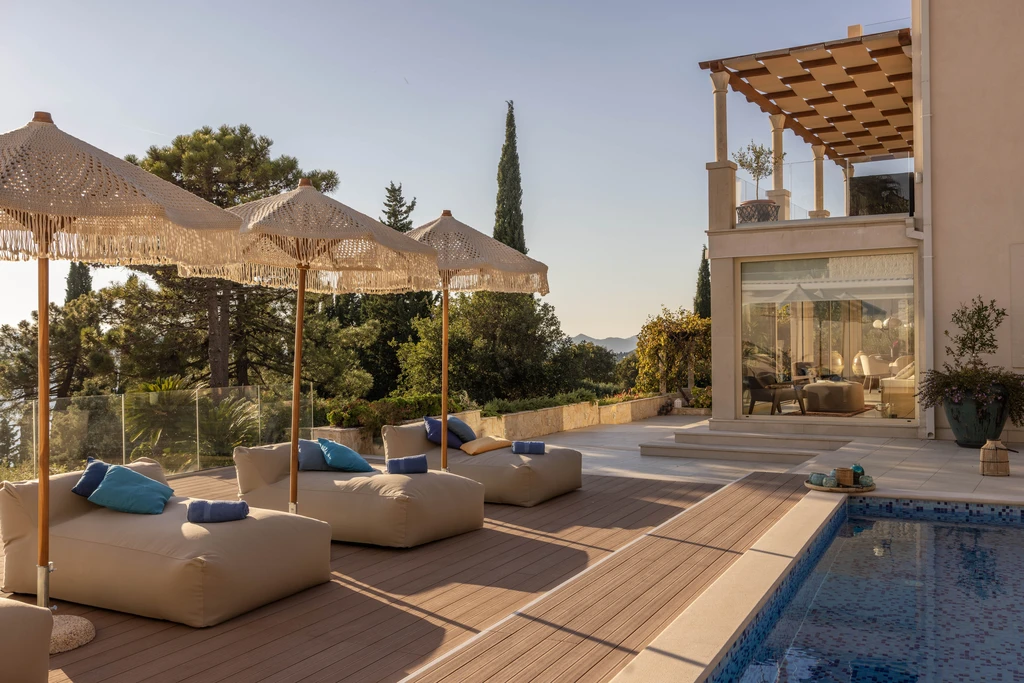 Orašac 7-Bedroom Villa with Heated Pool & Sea Views