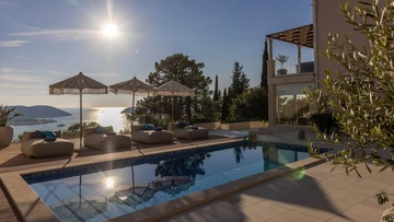 Orašac 7-Bedroom Villa with Heated Pool & Sea Views