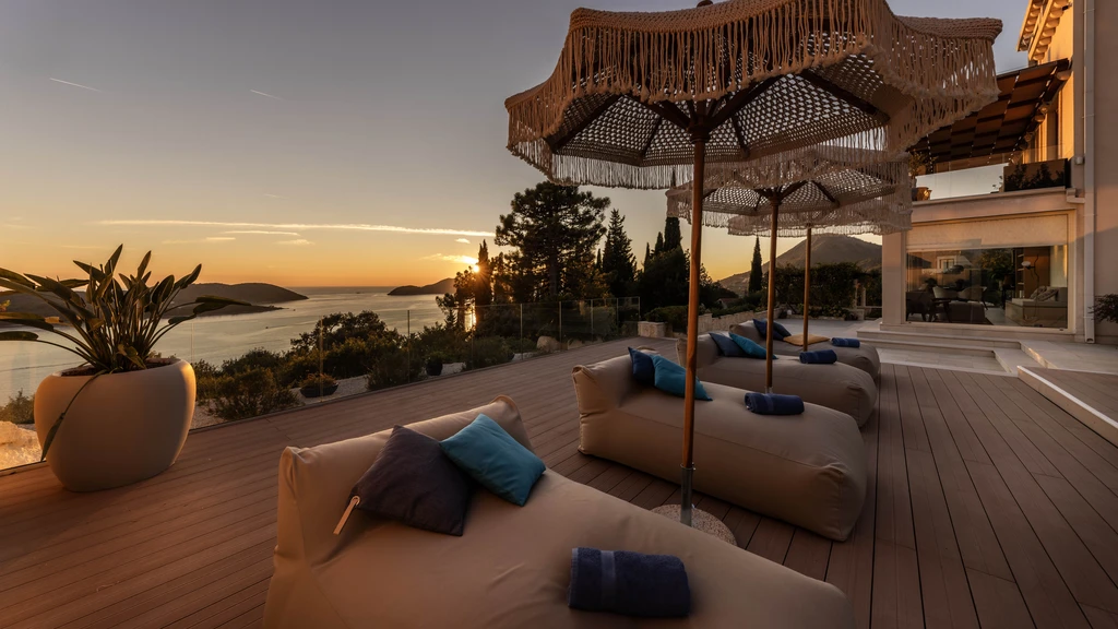 Orašac 7-Bedroom Villa with Heated Pool & Sea Views