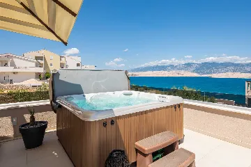 Villa in Pag for up to 14 Guests with 7 Bedrooms