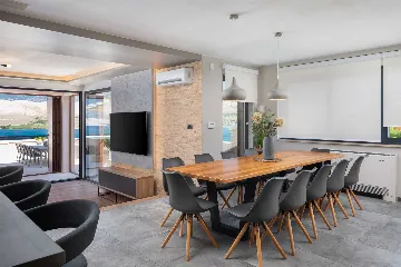 Villa in Pag for up to 14 Guests with 7 Bedrooms