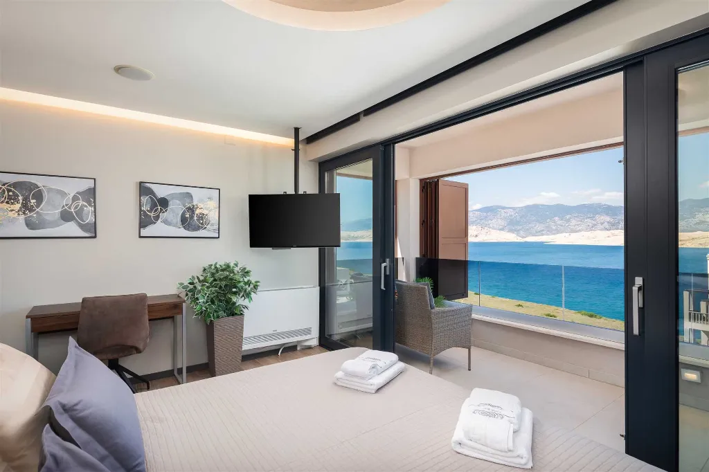 Villa in Pag for up to 14 Guests with 7 Bedrooms