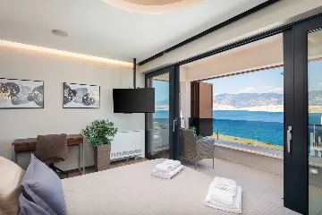 Villa in Pag for up to 14 Guests with 7 Bedrooms