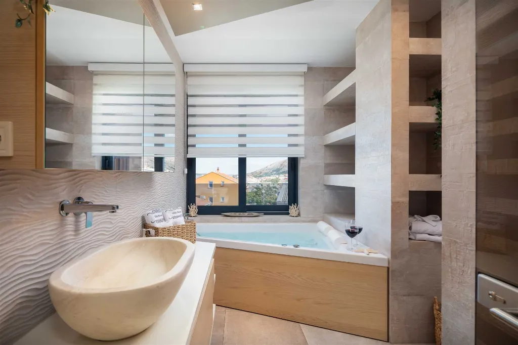 Villa in Pag for up to 14 Guests with 7 Bedrooms