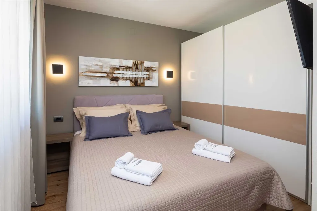 Villa in Pag for up to 14 Guests with 7 Bedrooms