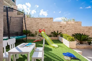 Villa in Pag for up to 14 Guests with 7 Bedrooms