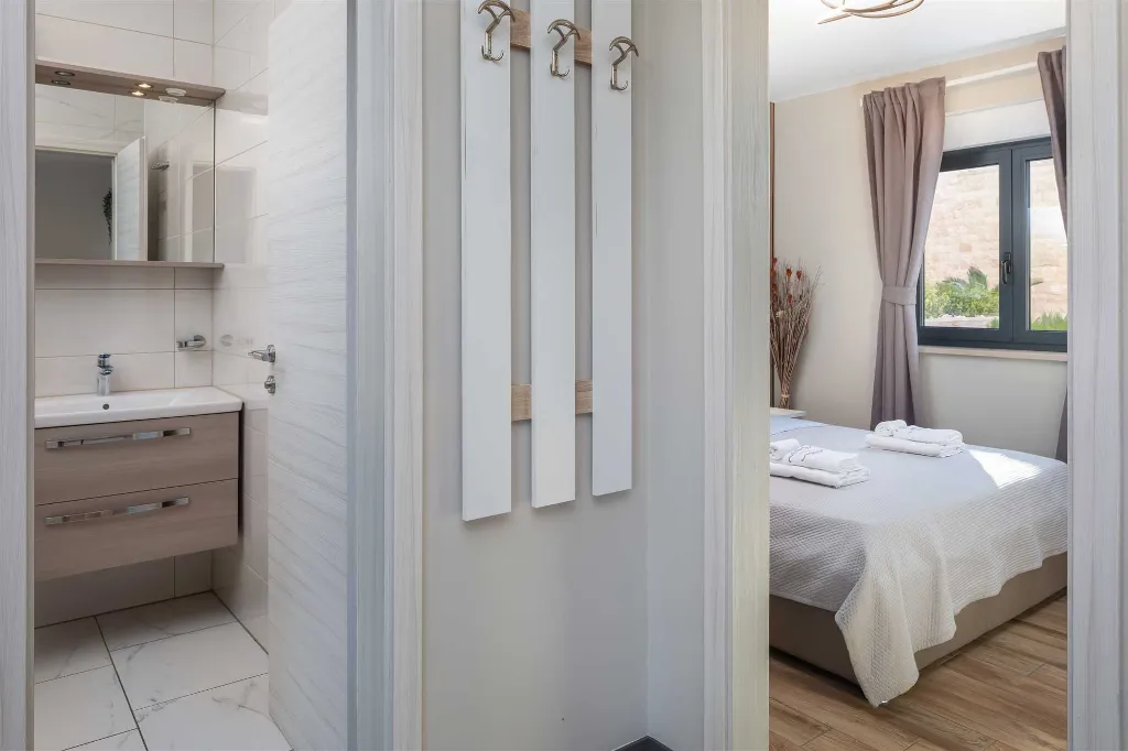 Villa in Pag for up to 14 Guests with 7 Bedrooms