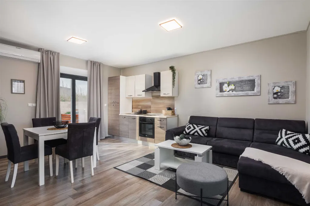 Villa in Pag for up to 14 Guests with 7 Bedrooms