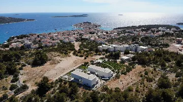 Villa for 8 Guests with Heated Pool in Primošten
